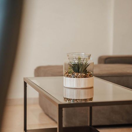 Gran Apartamento De 3 Habitaciones Junto A La Catedral Málaga Exteriör bild