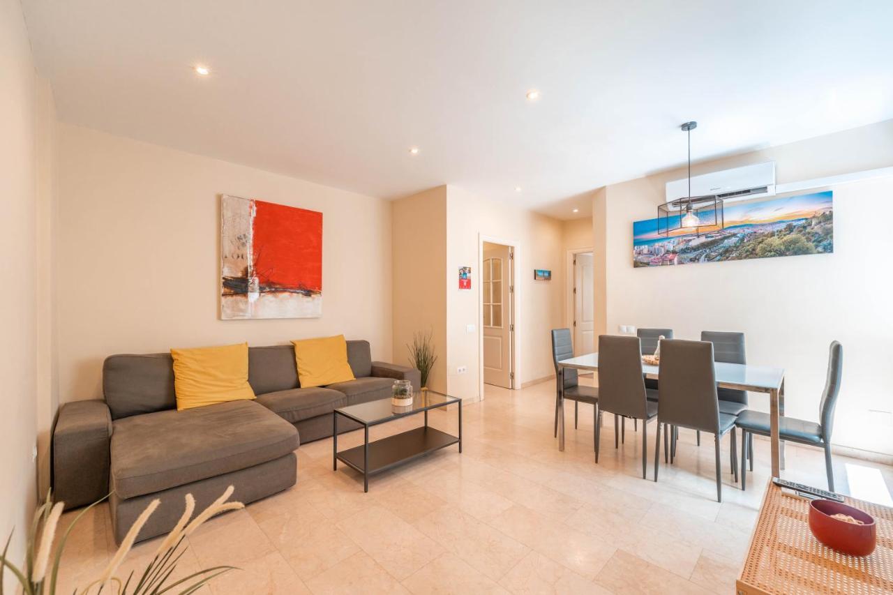 Gran Apartamento De 3 Habitaciones Junto A La Catedral Málaga Exteriör bild