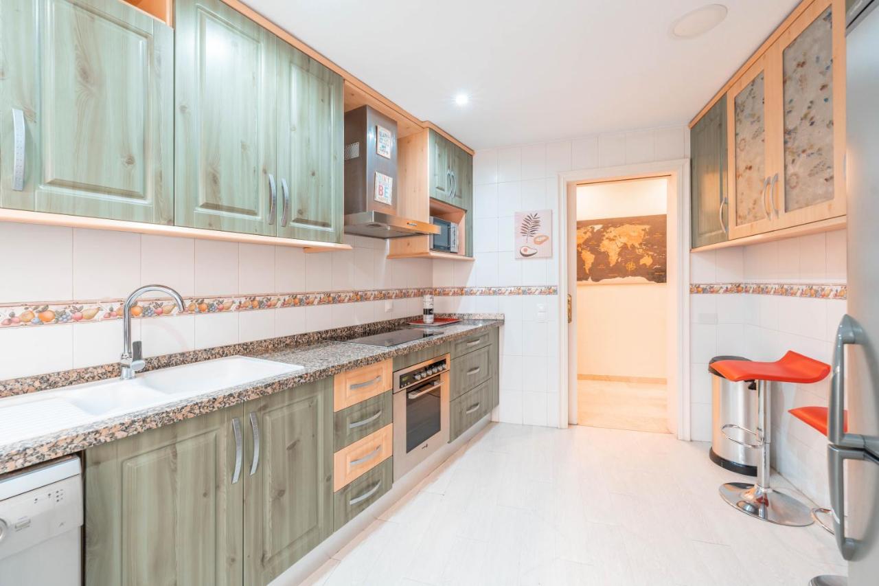 Gran Apartamento De 3 Habitaciones Junto A La Catedral Málaga Exteriör bild