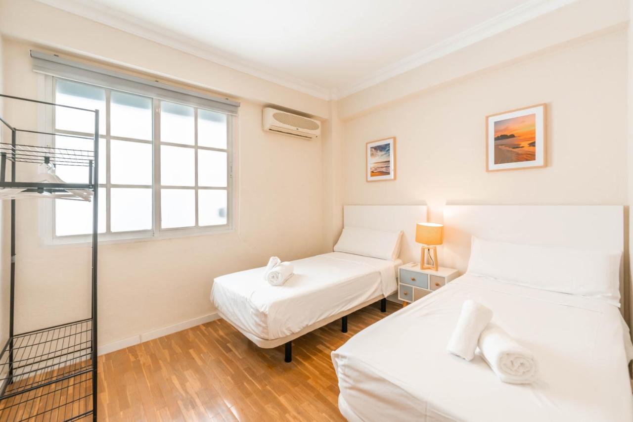 Gran Apartamento De 3 Habitaciones Junto A La Catedral Málaga Exteriör bild