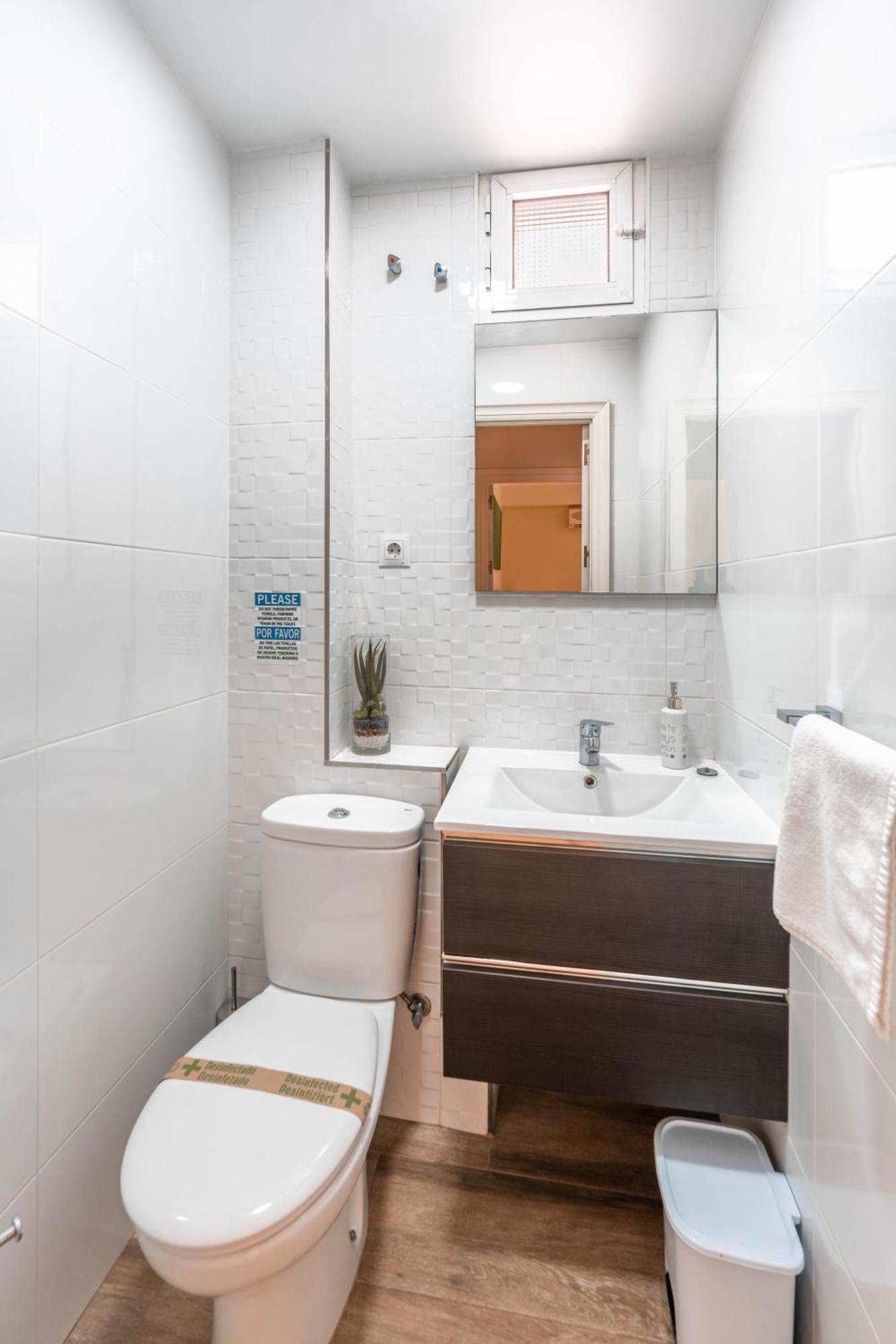 Gran Apartamento De 3 Habitaciones Junto A La Catedral Málaga Exteriör bild