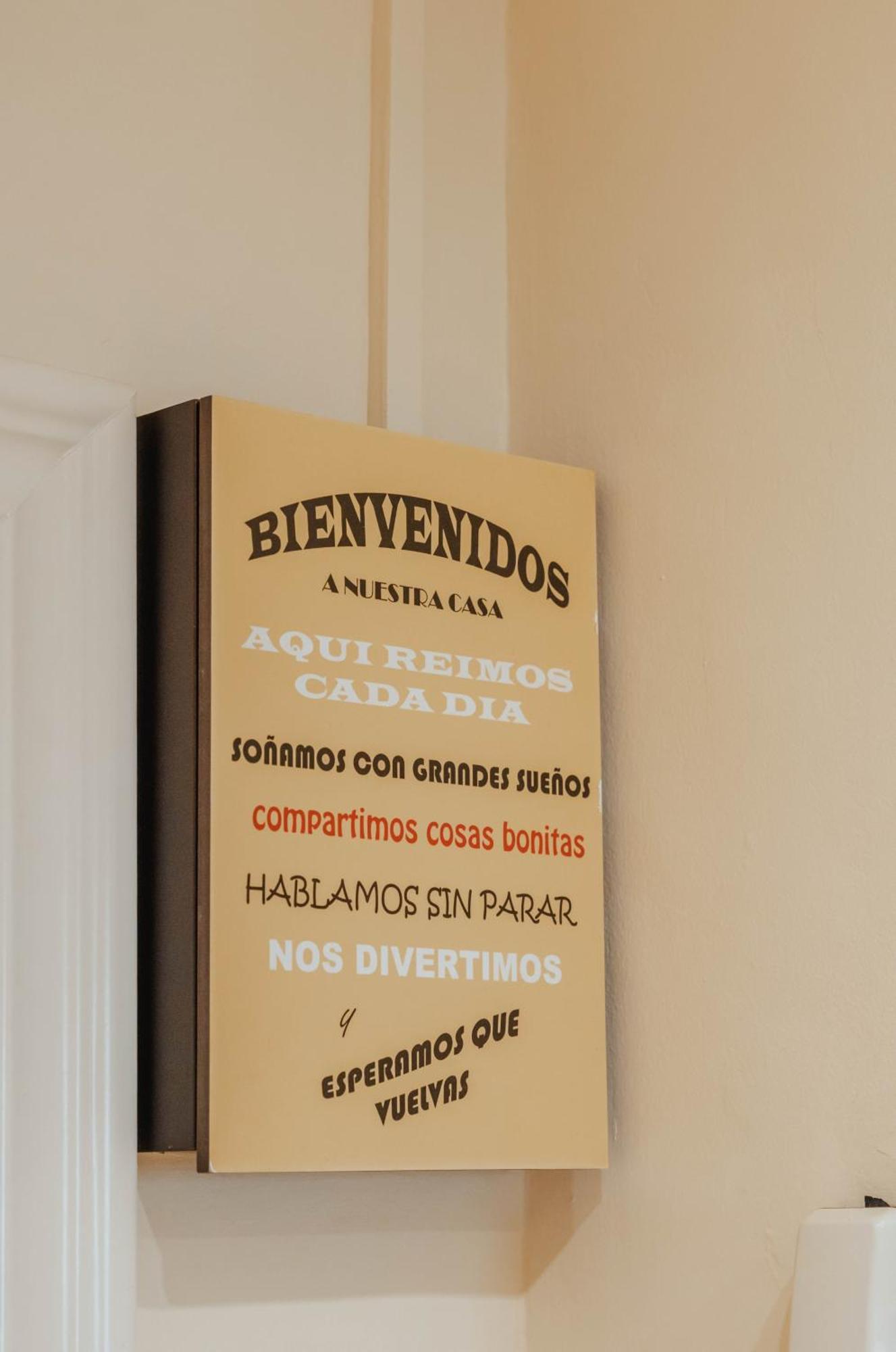 Gran Apartamento De 3 Habitaciones Junto A La Catedral Málaga Exteriör bild