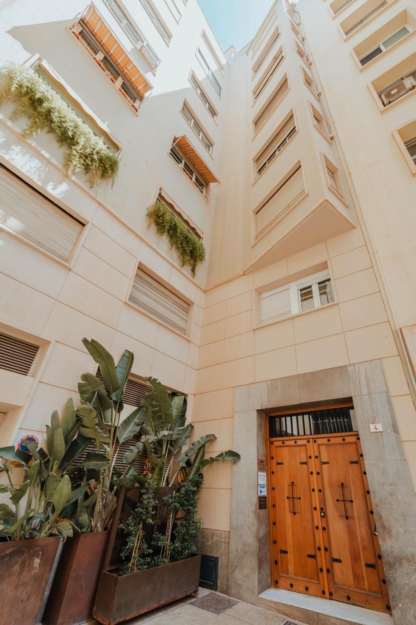 Gran Apartamento De 3 Habitaciones Junto A La Catedral Málaga Exteriör bild